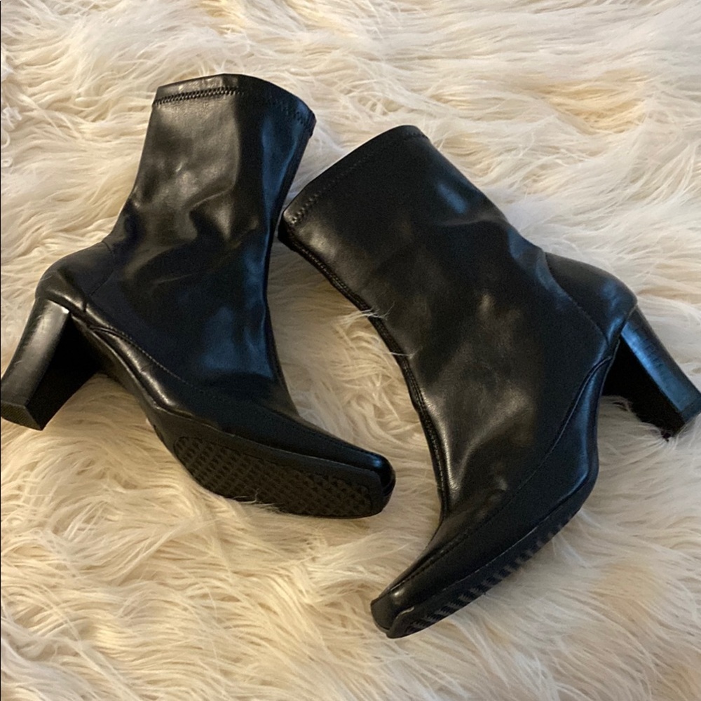 AEROSOLES Elegant Black Women's Boots